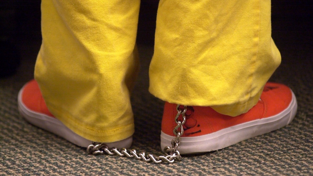 Legislators Look To Limit Shackling Juveniles In Courtrooms | 9news.com